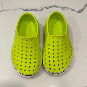 Native lime green/yellow 7C